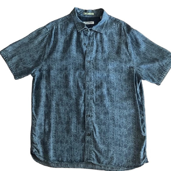Tommy Bahama 100% Tencel, Blue, XL, Palm Trees Hawaiian Shirt. - Picture 2 of 6